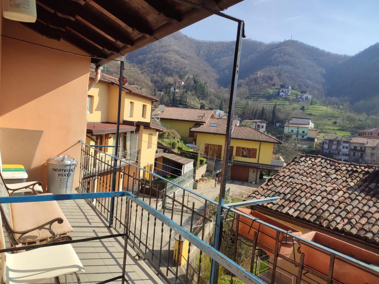 Cute Little Flat With View, 20 Mins To Bgy Airport Apartment Pradalunga Exterior photo